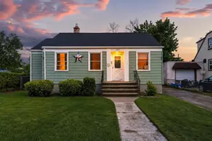1013 28th St, Two Rivers, WI 54241 - Photo 2