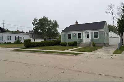 1013  28th St, Two Rivers, WI 54241 - Photo 10