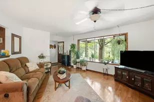 S85W30520 Stoneridge Dr, Mukwonago, WI 53149 - Photo 4