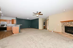 W241N2533 E Parkway Meadows Circle, Pewaukee, WI 53072 - Photo 4
