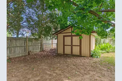 808  Memorial Dr, Kewaskum, WI 53040 - Photo 34