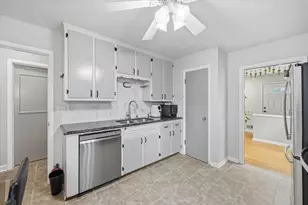 3949 N 77th St, Milwaukee, WI 53222 - Photo 8