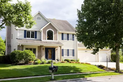 2517  Fox River Cir, Waukesha, WI 53189 - Photo 2
