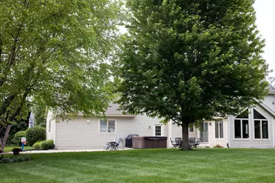 2517  Fox River Cir, Waukesha, WI 53189 - Photo 38