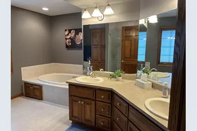 2517  Fox River Cir, Waukesha, WI 53189 - Photo 24