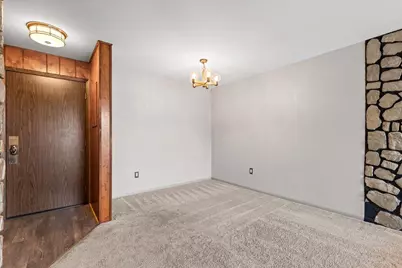 6100 W Stonehedge Dr #323, Greenfield, WI 53220 - Photo 12
