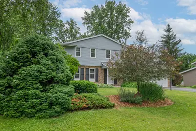 21565  Ann Rita Dr, Brookfield, WI 53045 - Photo 2