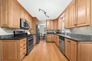 21565 Ann Rita Dr, Brookfield, WI 53045 - Photo 10