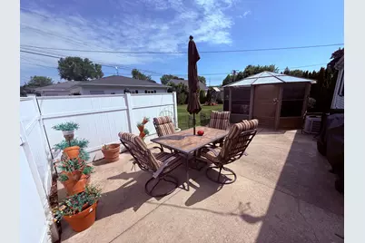 1826  26th St, Kenosha, WI 53140 - Photo 36