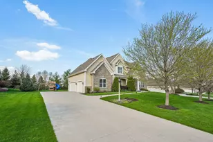 N55W20970 Carters Crossing Cir, Menomonee Falls, WI 53051 - Photo 66