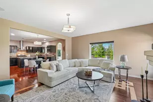 N55W20970 Carters Crossing Cir, Menomonee Falls, WI 53051 - Photo 10