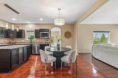 N55W20970  Carters Crossing Cir, Menomonee Falls, WI 53051 - Photo 8