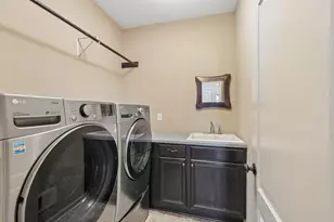 N55W20970 Carters Crossing Cir, Menomonee Falls, WI 53051 - Photo 56