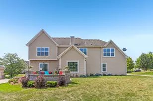 N55W20970 Carters Crossing Cir, Menomonee Falls, WI 53051 - Photo 60