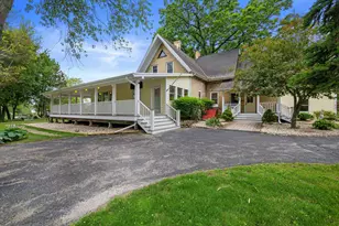 3609 Waterbury Ln, Racine, WI 53403 - Photo 4
