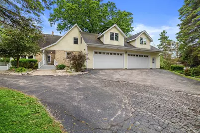 3609  Waterbury Ln, Racine, WI 53403 - Photo 6