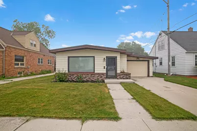 2216  Cleveland Ave, Sheboygan, WI 53081 - Photo 1