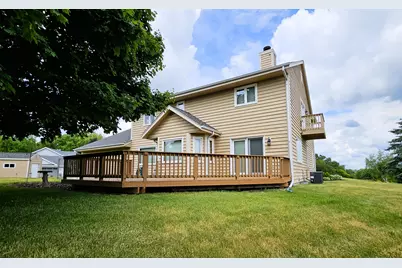 W291S6773  East Woods Ct, Mukwonago, WI 53149 - Photo 8