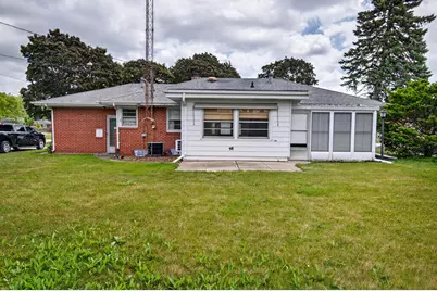1112  Kentucky St, Racine, WI 53405 - Photo 6