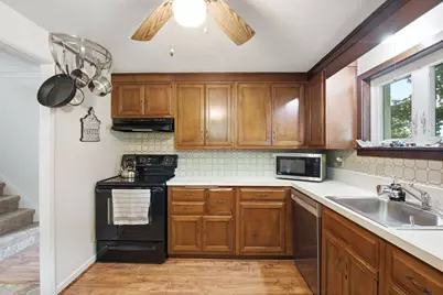 5594  Arrowwood St, Greendale, WI 53219 - Photo 10