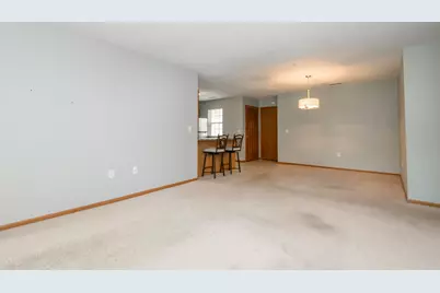 18730  Emerald Cir #B, Brookfield, WI 53045 - Photo 4