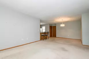 18730 Emerald Cir, Brookfield, WI 53045 - Photo 4