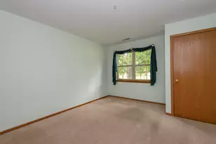 18730 Emerald Cir, Brookfield, WI 53045 - Photo 10