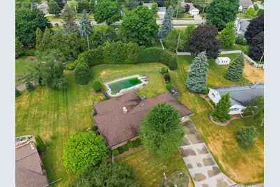 409  Vernon Ave, Thiensville, WI 53092 - Photo 10