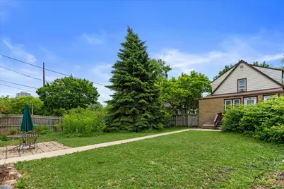 1220 E Russell Ave, Milwaukee, WI 53207 - Photo 16