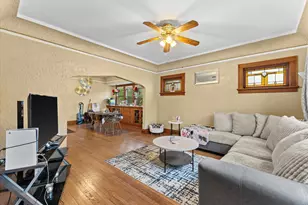 226 E Smith St, Milwaukee, WI 53207 - Photo 14