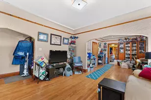 226 E Smith St, Milwaukee, WI 53207 - Photo 4