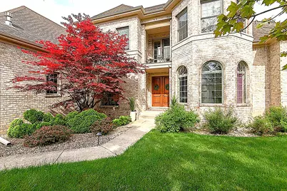 10935 N Oriole Ln, Mequon, WI 53092 - Photo 2