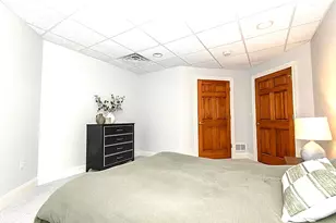 10935 N Oriole Ln, Mequon, WI 53092 - Photo 52