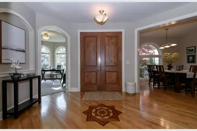10935 N Oriole Ln, Mequon, WI 53092 - Photo 8