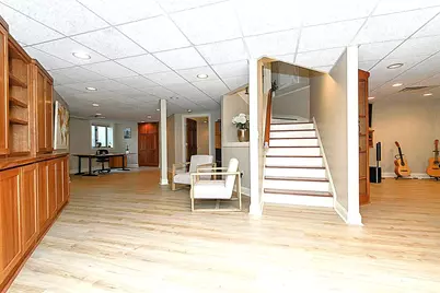 10935 N Oriole Ln, Mequon, WI 53092 - Photo 44