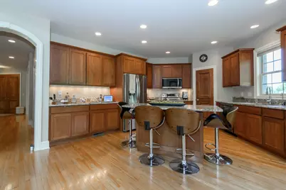 10935 N Oriole Ln, Mequon, WI 53092 - Photo 14