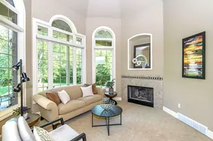 10935 N Oriole Ln, Mequon, WI 53092 - Photo 8