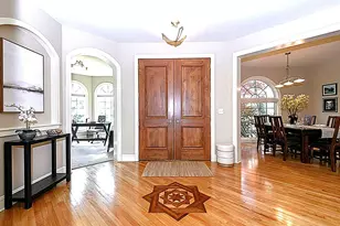 10935 N Oriole Ln, Mequon, WI 53092 - Photo 4