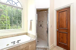 10935 N Oriole Ln, Mequon, WI 53092 - Photo 30