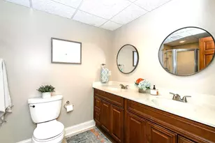10935 N Oriole Ln, Mequon, WI 53092 - Photo 52