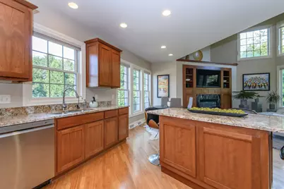 10935 N Oriole Ln, Mequon, WI 53092 - Photo 18
