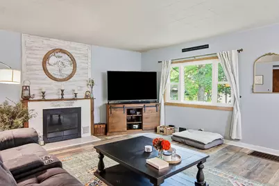 33834  Hillcrest Dr, Burlington, WI 53105 - Photo 6