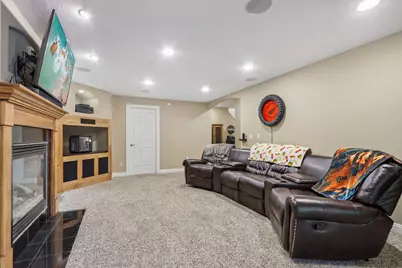 1299  Creekside Ln, Grafton, WI 53024 - Photo 40