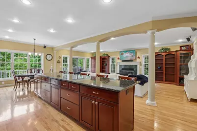 1299  Creekside Ln, Grafton, WI 53024 - Photo 18