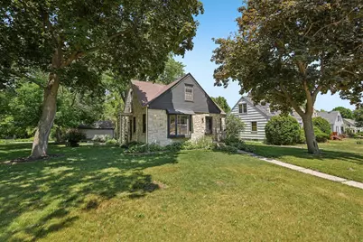 4630 W Cleveland Ave, Milwaukee, WI 53219 - Photo 4