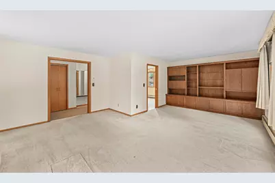 8603 N Regent Rd, Fox Point, WI 53217 - Photo 8