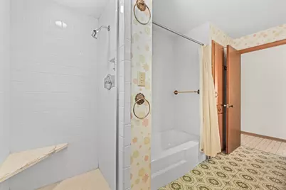 8603 N Regent Rd, Fox Point, WI 53217 - Photo 16
