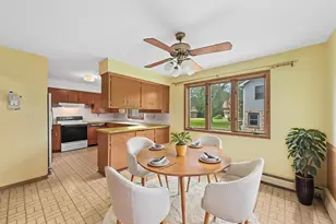 8603 N Regent Rd, Fox Point, WI 53217 - Photo 10