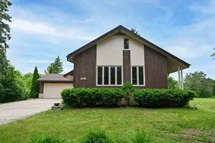 8603 N Regent Rd, Fox Point, WI 53217 - Photo 2