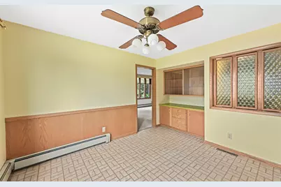 8603 N Regent Rd, Fox Point, WI 53217 - Photo 12